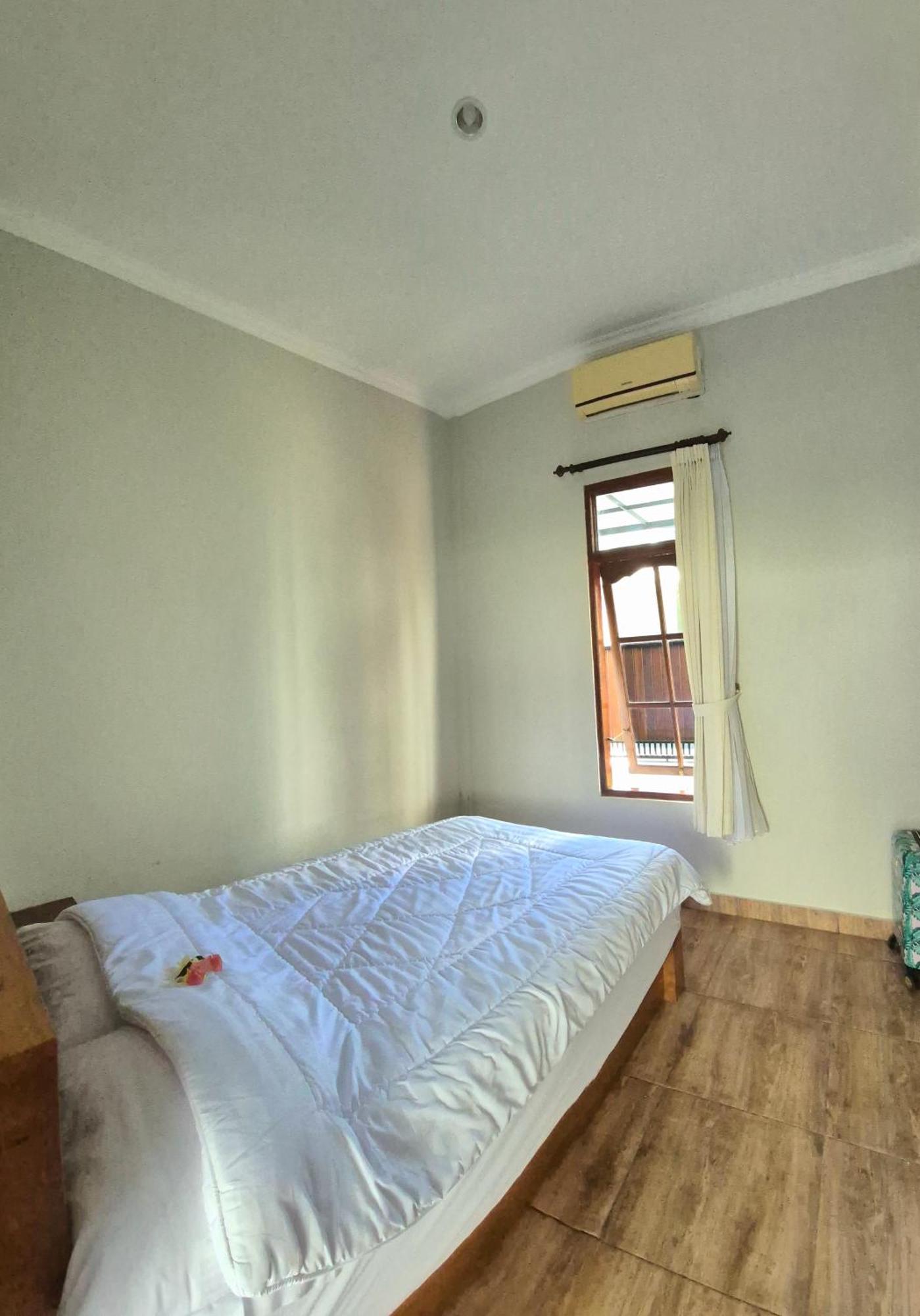 Villa Makmur เกอโรโบกัน ภายนอก รูปภาพ